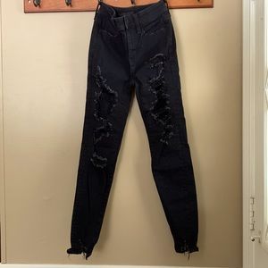 American Eagle Ripped High Waisted Jegging. Black. Womens 00 short